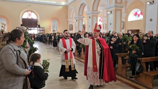E diela e Larit nis javën e madhe të Pashkëve për katolikët, simbolika e kësaj dite të veçantë