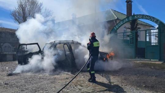 Shkrumbohet makina në Kolonjë, shoferi: Isha në teqe kur shpërtheu zjarri