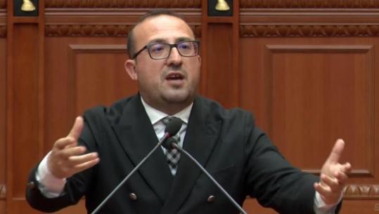 ‘Lërini dokrrat, na zgjasni kabllin se po hamë bukë në errësirë!’ Ironizon Korreshi: Rrofsh mi qeveri që na e ngrite... naftën!