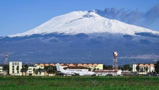 SHBA-të nuk kërkuan leje për përdorimin e bazës ushtarake në Siçili, Italia ndalon uljen e avionëve bombardues, ministri Crosetto: Këtu ka rregulla dhe duhen respektuar