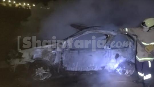 Shkrumbohet nga flakët automjeti në autostradën Vlorë-Fier, policia nis hetimet