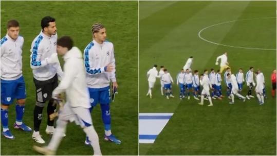Protestë në fushën e futbollit, lojtarët e Bosnje Hercegovinës U-21 nuk i japin dorën moshatarëve të Izraelit (VIDEO)