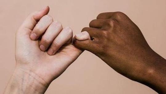 Auron Tare: Pushka e jevgut dhe arixhofkat e Fan Nolit