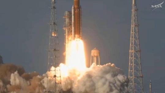 LIVE TV- Artemis II, niset misioni hapësinor i NASA-s, pas 54 vitesh rikthim në Hënë