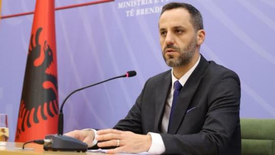Zhdukja e Ervis Martinaj, ministri Lamallari refuzon të komentojë çështjen