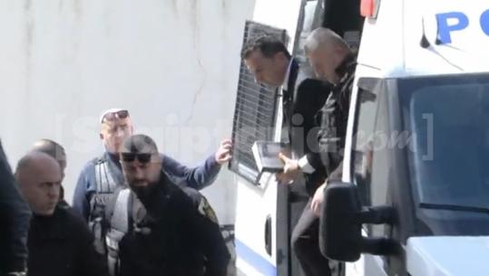 Veliaj kundër emërimit të Dados si prokuror, momenti kur mbërrin i prangosur në Gjykatën Administrative 