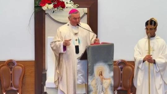 Krishti u ngjall! Besimtarët katolikë kremtojnë Pashkën, urimi i Imzot Arjan Dodajt: Rilindje në shpirt në familjet tona