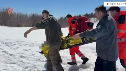 Shkoi për të rregulluar një antenë, gjendet i shtrirë në dëborë 50-vjeçari në Midë! Dërgohet me helikopter drejt Traumës