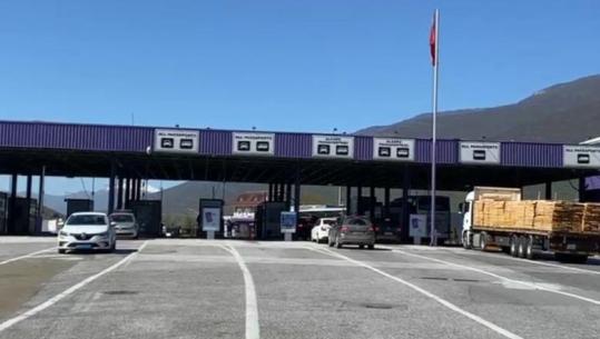 Fluks i lartë lëvizjeje në Morinë–Vërmicë, mbi 32 mijë qytetarë kaluan fundjavën mes Shqipërisë dhe Kosovës