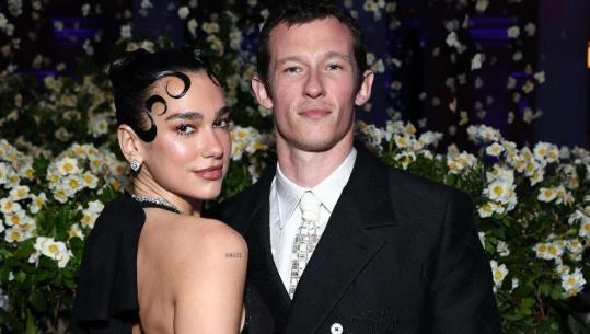 Dua Lipa dhe Callum Turner drejt altarit këtë verë/ Çifti vendos të martohet në një ceremoni private! Kush janë disa nga të ftuarit e famshëm