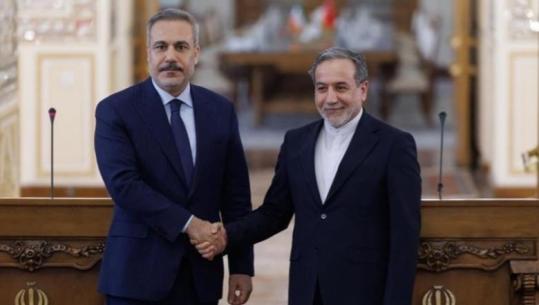 Ministrat e Jashtëm të Turqisë dhe Iranit zhvillojnë bisedë telefonike, diskutime rreth luftës dhe përpjekjeve për ulje të tensioneve