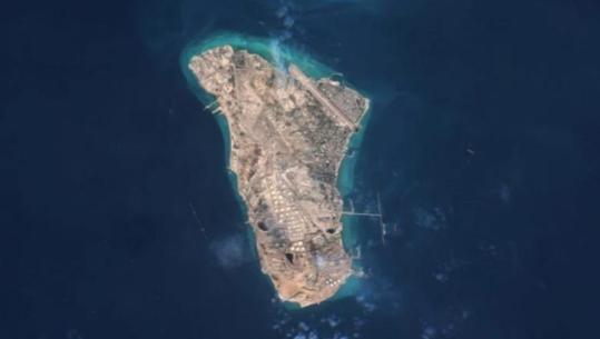 NBC News: 50 objektiva ushtarake të goditura nga SHBA në ishullin Kharg të Iranit