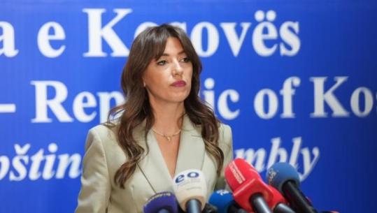 Kosovë/ Albulena Haxhiu: Uroj që të mos vijë situata që të shpall datën e zgjedhjeve për president
