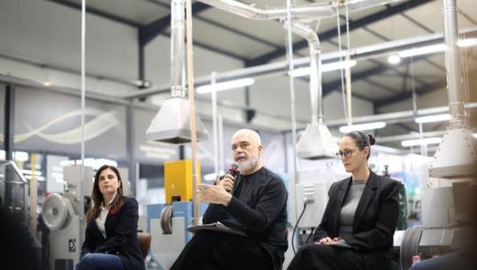 Rama inspekton kompleksin industrial në Durrës: Nga mbetjet elektronike në unaza dhe varëse ari! Do mbështesim ndërmarrjet me kreditim deri në 2 mln €