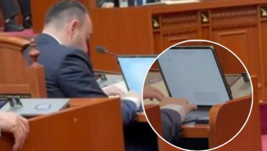 VIDEO/ Balliu junior kapet mat duke i kërkuar Chat GPT-së t’i shkruajë fjalimin në parlament