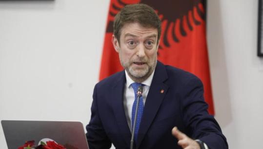 Ministri Hoxha: S’kemi aleancë me Serbinë, por mbrojtje interesash! Duhet të zgjidhet çështja me Kosovën, do të ndihmojmë dhe ne