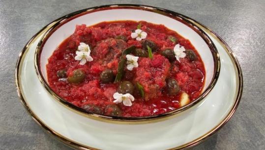 Tavë me mish viçi dhe pistil