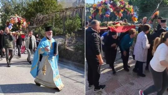 Ceremonia e Epitafit, besimtarët ortodoksë në Zvërnec të Vlorës kremtojnë të Premten e Zezë