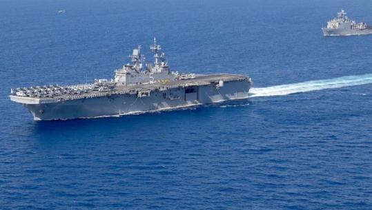 Mediat: Anijet amerikane kalojnë për herë të parë në Ngushticën e Hormuzit