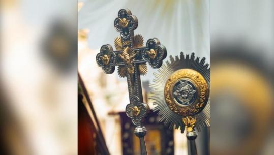 Pashkët ortodokse, kryeministri Rama uron besimtarët