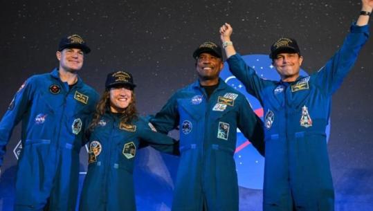 Misioni historik pranë Hënës, 4 astronautët e Artemis II ndajnë eksperiencat e tyre: 200 mijë milje larg shtëpisë! Toka mes errësirës, si anije që qëndronte pezull në univers