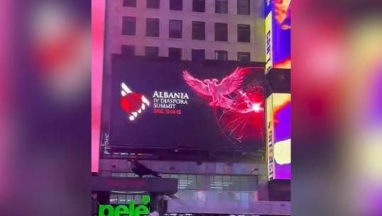 Posteri i Samiti i IV-të të Diasporës shqiptare 'shpaloset' në sheshin e famshëm 'Times Square' të SHBA-së (VIDEO)