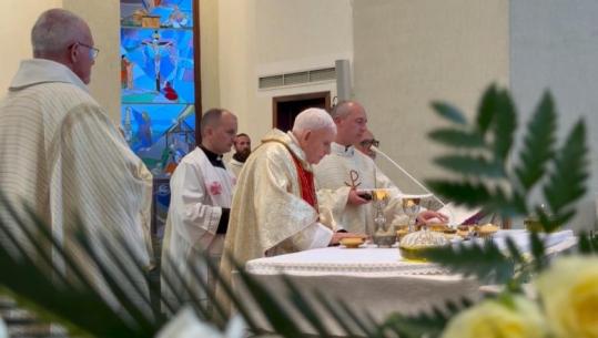 Kardinali Ernest Simoni apel për gratë dhe familjen: Duani gratë tuaja, o burra, siç e ka dashur Krishti Kishën! Ndihmoni të varfërit dhe të pamundurit