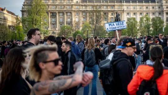 Përfundojnë votimet parlamentare në Hungari, sondazhi: Opozita 55%, partia e Orbanit vetëm 38%