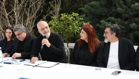 Rama porosi operatorëve turistikë në Vlorë: Kujdes me çmimet, do i bëni gropën vetes! Projekti i Sazanit, kryeministri: Ka ndryshuar, jemi në negociata