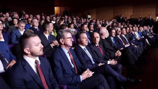 LIVE TV- Nis edicioni i 4-t i Samitit të Diasporës, ceremonia hapëse mbahet në Teatrin e Operas dhe Baletit