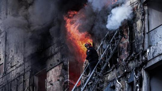 Pa uniformë dhe me atlete sportive për shuarjen e flakëve te ‘Arlis’, zjarrfikësi Marsel Troshku për Report Tv: Isha pushim sot! Kur ra zjarri, po qëndroja me fëmijët në shtëpi (VIDEO)