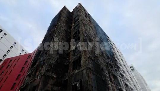 Zjarri te pallati i kompleksit ‘Arlis’, 30 apartamente të prekura! Shkaku ende i panjohur, vijon të dalë tym nga ndërtesa