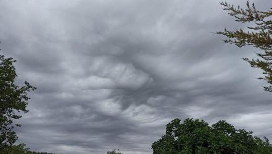 Luhatjet e motit vijojnë edhe për të enjten, reshjet largohen pasdite