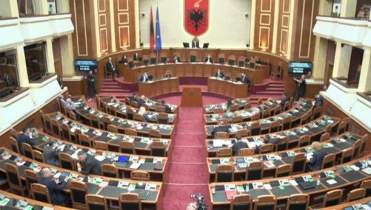 Mungojnë ministrat Nufi dhe Kumbaro, shtyhen dy interpelancat e kërkuara nga PD! Peleshi: Duhet të prevalojë mbi çdo axhendë