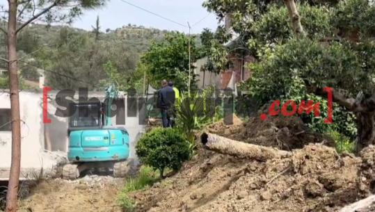 Prishet banesa e ndërtuar mbi kanalin e ujërave të larta në Vlorë