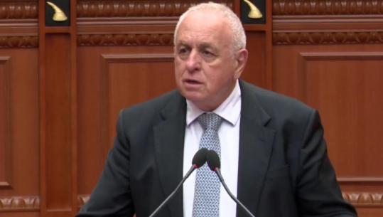 Tritan Shehu ngre 'alarmin': Lumi Vjosa s’ka më peshq, llumi i naftës po ‘mbyt’ qeniet e gjalla atje