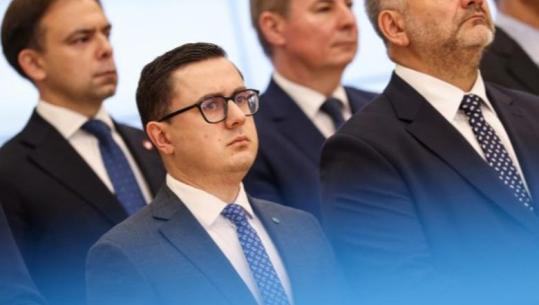 Europa paralajmëroi mungesë disa javore, Polonia mban rezerva të mëdha karburanti për avionët! Zv.ministri: Nuk rrezikohemi