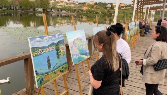 Kolonia, 23 piktorë hedhin në telajo bukuritë e vendit me mbi 80 liqene! Sadik Kasa: Belshi ngjason me Toskanën