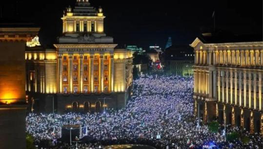 4 muaj pas protestave masive që rrëzuan qeverinë, Bullgaria shkon në zgjedhje të parakohshme për të 8-ën herë brenda 5 viteve! Pakënaqësi ndaj korrupsionit