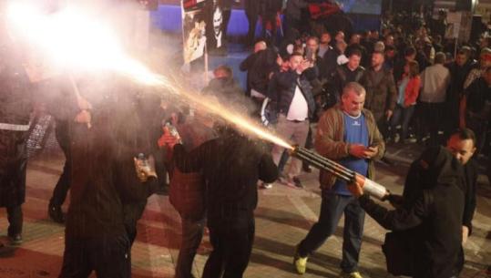 Protesta/ Ja 5 protestuesit që u kapën me molotovë në duar, policia ‘zbërthen’ militantët e Berishës: Sulmuan efektivët dhe Kryeministrinë