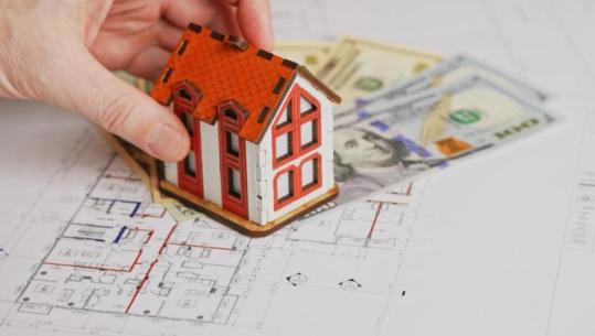 Vonesa e rivlerësimit ‘frenoi’ kërkesat për kredi për shtëpi. Në janar-shkurt, 29 mln € më pak se vjet! Po merret më shumë për konsum