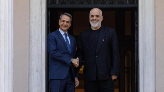 Rama pritet në Greqi nga Mitsotakis: Po punojmë për kapërcimin e çështjeve të mbartura, këtë vit të dalim me një marrëveshje të re partneriteti