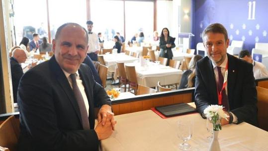  Hoxha takohet me Gerapetrititis në Forumin e Delfit: Kapitull i ri në marrëdhëniet dypalëshe, ekipe të dedikuara për të adresuar çështjet e pazgjidhura