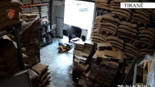 Vodhën 40 000 kg kafe në subjektin ku punonin dhe e shitën, vihen në pranga 2 magazinierë dhe në hetim shpërndarësi