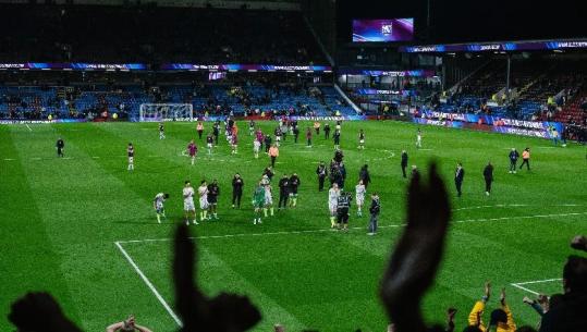 Burnley rrëzohet nga Premier League, Man. City merr kreun falë Haaland! Ka minuta për Brojën, paqe në 'Vitality'