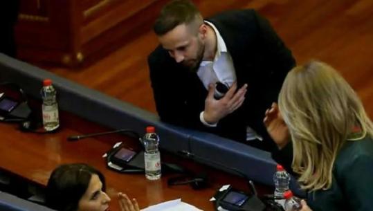 'Ke mbetur pa martuar, grua e keqe', fyeu nënkryetaren e Kuvendit, deputetit Geci i del huq përpjekja e 'pajtimit'