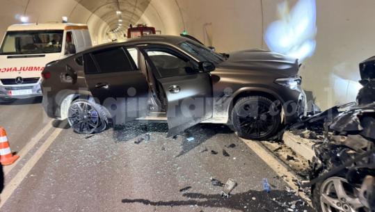 Aksident në tunelin e Llogarasë, përplasen dy automjete
