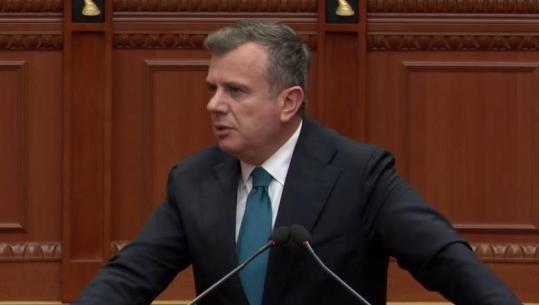 Balla kritikon deputetët demokratë: Dëgjova që kishte revoltë për minutën e heshtjes për Rexhep Qosjan, PD s’e meriton këtë turp