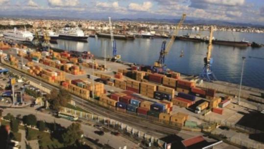 Kontenieri me mallra të bllokuara imbarkohet gabimisht në anije, Doganat sqarojnë ‘incidentin’ në Portin e Durrësit: Si u zbulua mungesa e tij