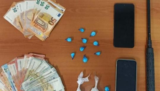 Greqi/ E kishin kthyer lokalin në 'fole' droge, arrestohen dy shqiptarët babë dhe bir!